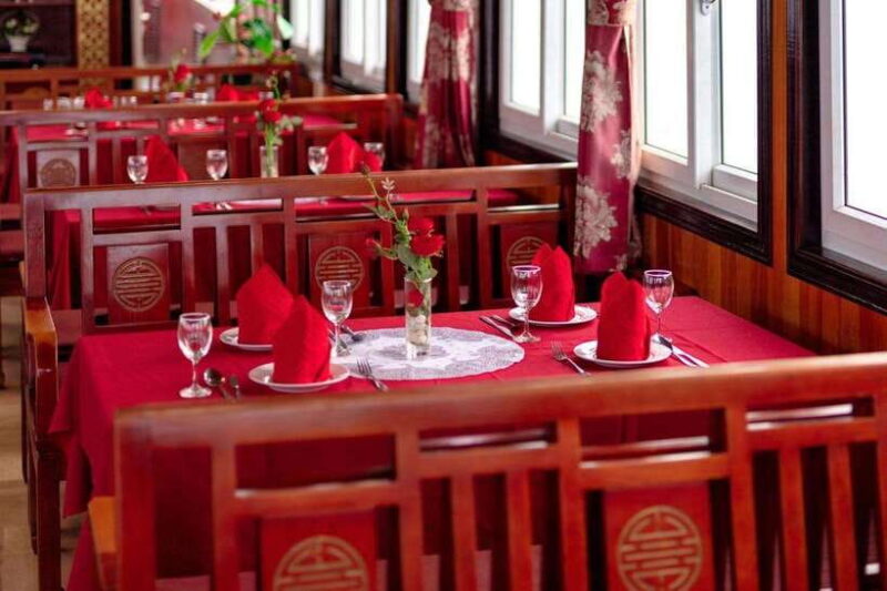 Ha Long Bay Small Deluxe Cruise Day Trip With Kayak & Lunch - Inclusions and Activities Offered