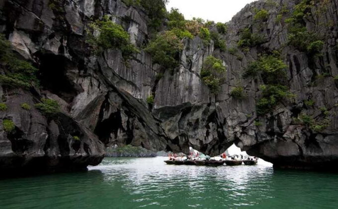 Ha Long Bay Small Deluxe Cruise Day Trip With Kayak & Lunch - Tips for an Enjoyable Experience