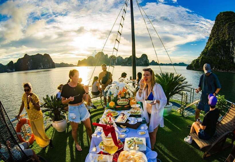 Ha Long Luxury Cruise With Kayaking, Swimming and Lunch - Key Points