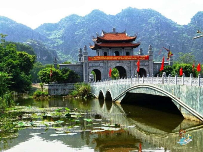 HA NOI: EXPLORE HOA LU – CYCLING - TRANG AN 1 DAY TRIP - Inclusions and Additional Costs