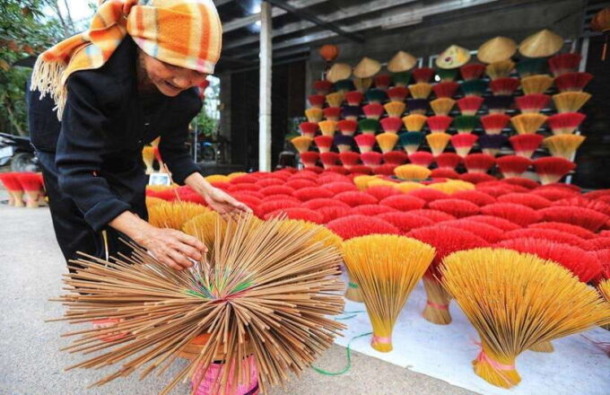 Ha Noi: Perfume Pagoda or Incense Village W Guide Pick up - Frequently Asked Questions