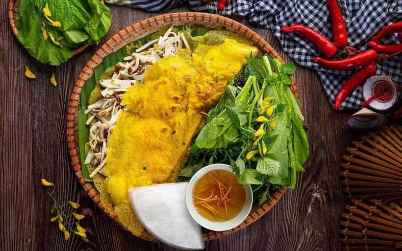 Ha Noi Tasting Street Food Tour and Train Street - Experiencing Train Street