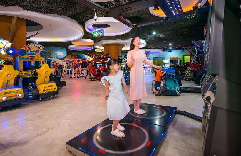 Ha Noi: VinKE and Vinpearl Aquarium Entry Ticket - Interaction With Reptiles
