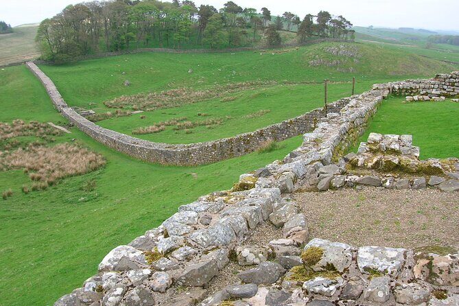 Hadrian's Wall: A Self-Guided Audio Tour along the Ruins - Key Points