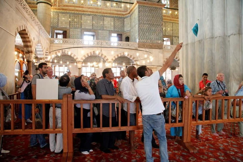 Hagia Sophia & Blue Mosque Half-day Guided, Small Group Tour - Discover Istanbul’s Iconic Sights in Half a Day