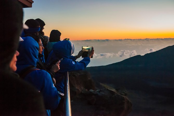 Haleakala Sunrise Maui Tour With Breakfast - Tour Tips