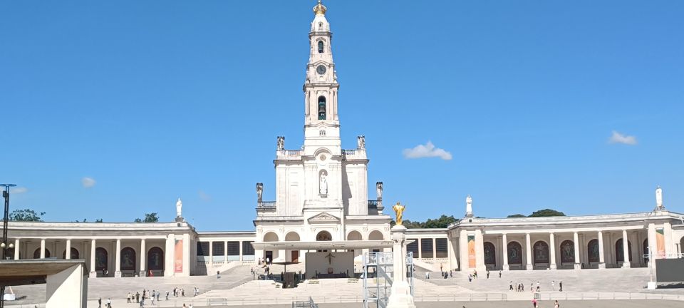 Half Day Fatima Sanctuary (Optional Mass) Private Tour 5h - Language Options
