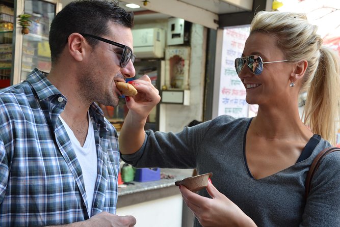 Half-Day Food Tour With Cycle Rickshaw Ride to Masterji Kee Haveli - Tasting Street Food Delights