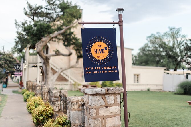 Half-Day Fredericksburg Bubbly Booze Night Bus Guided Experience - Sum Up
