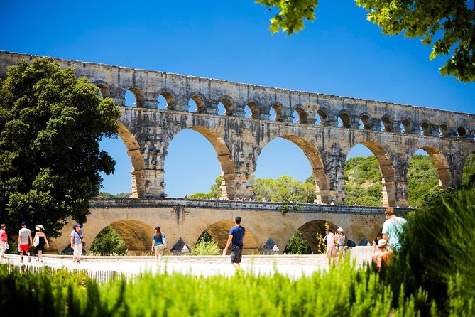 Half Day Pont-Du-Gard, Uzès, Nîmes Tour From Avignon - Exploring Roman Sites