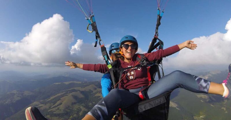 Half day private paragliding experience - ADVENTURE FLIGHT - A Thrilling Leap into the Sky: The Half-Day Private Paragliding Experience in Lazio