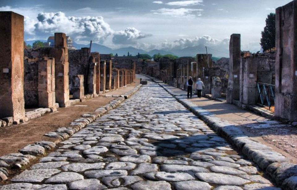 Half-Day Private Tour to Pompeii and Vesuvius From Naples - Tour Itinerary