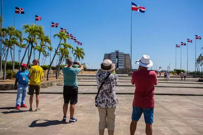 Half Day Santo Domingo Tour: Three Eyes Park to Colon Lighthouse - Key Points