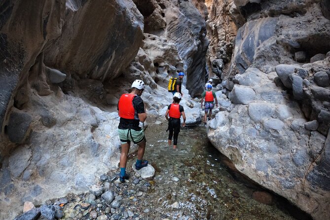Half Day - Snake Canyon Adventure Tour in Jebel Shams - Included Experiences