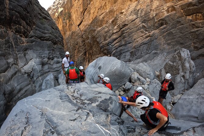 Half Day - Snake Canyon Adventure Tour in Jebel Shams - Operating Schedule