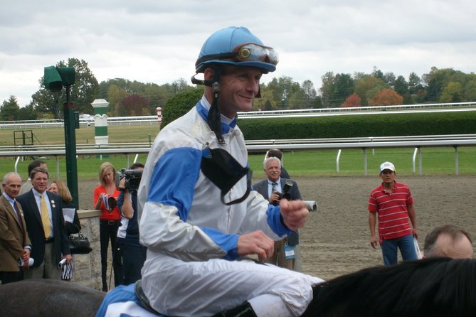 Half-Day Thoroughbred Horse Farm Tour in Kentucky - Transportation Details