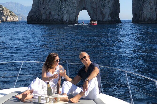 Half day to discover the fascinating island of Capri - Key Points  