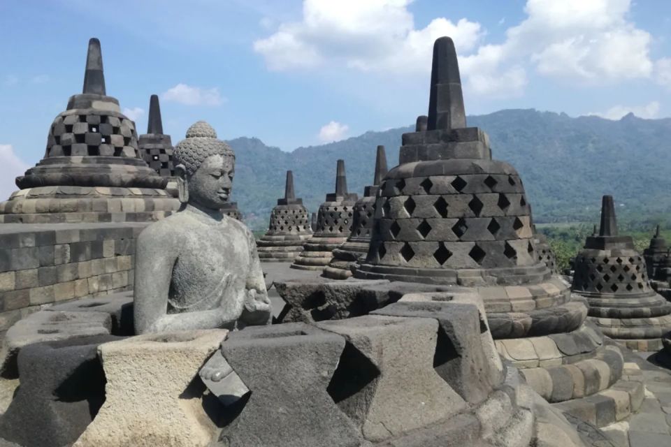 Half-Day Tour Borobudur From Yogyakarta With Ticket & Guide - Key Points