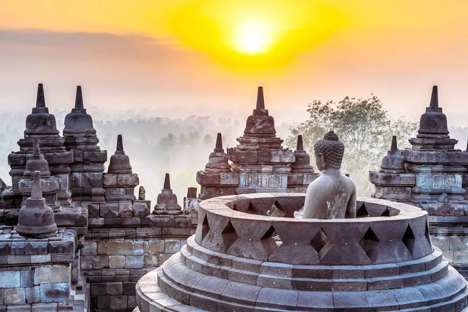 Half-Day Tour Borobudur From Yogyakarta With Ticket & Guide - Exploring Borobudur Temple