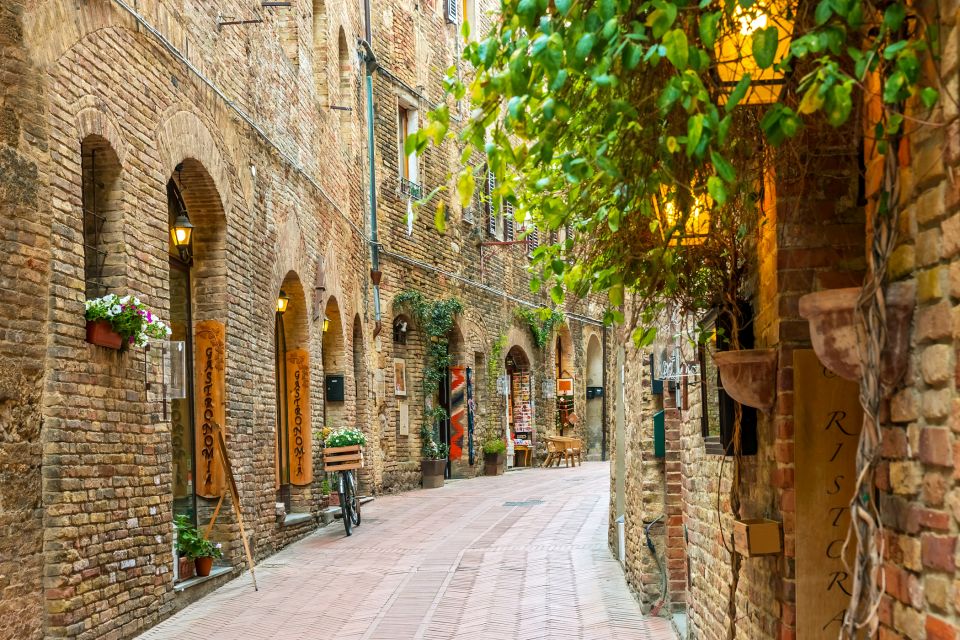 Half-Day Tour of San Gimignano From Florence - Highlights of San Gimignano