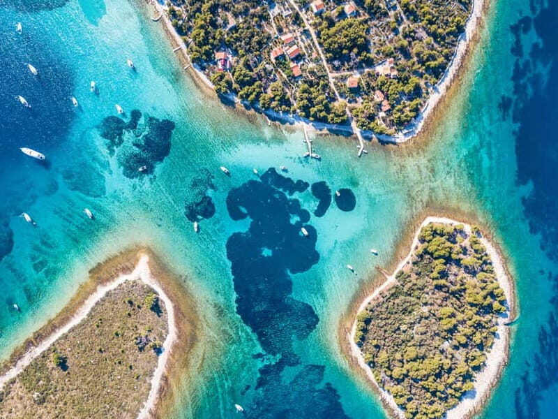 Half day tour (Trogir, Blue lagoon, shipwreck bay) - Key Points  