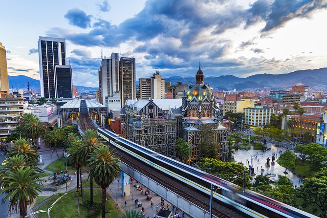 Half Day Transformation Tour and Comuna 13 in Medellin - Meeting and Pickup