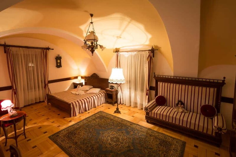 Haller Castle: Romantic Getaway with Dinner - Wellness and Relaxation at Aqua Symphony