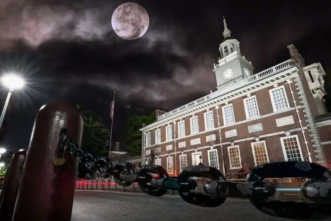 Halloween Trolley Tour "Terror Beyond the Walls" - How is the experience on the trolley?