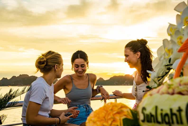 Halong Bay Full Day Tour Deluxe & Small Group, Buffet, Kayak - Itinerary and Activities