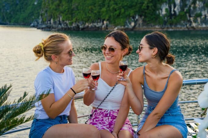 Halong Bay Full Day Tour Deluxe & Small Group, Buffet, Kayak - Optional Activities and Fees