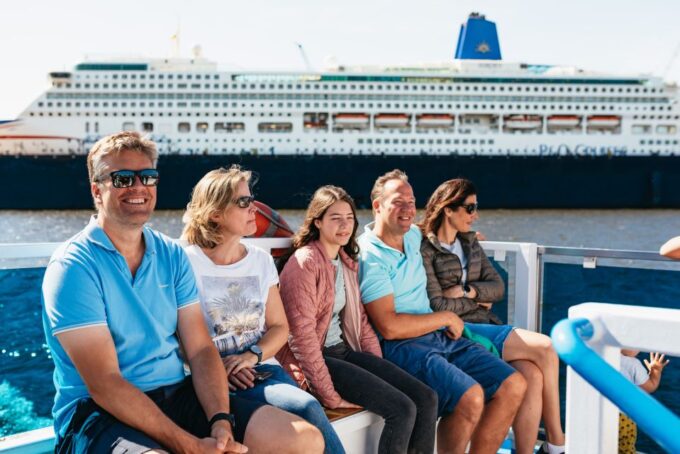 Hamburg: 1.5-Hour Harbor and Speicherstadt Day Cruise - Tips for Enjoying the Cruise