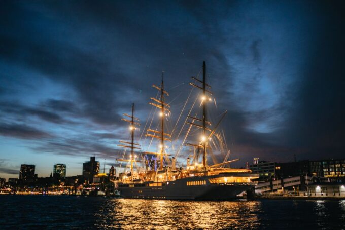 Hamburg: 1-Hour Harbor Evening Lights Cruise - Price Details