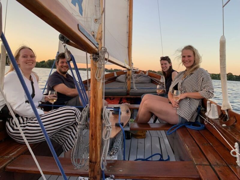 Hamburg: Alster River Sailboat Tour with Sundowner - An In-Depth Look at the Hamburg Alster Sailboat Tour