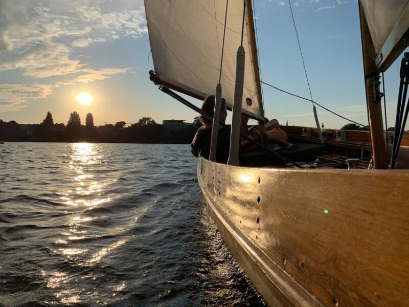 Hamburg: Alster River Sailboat Tour with Sundowner - FAQ