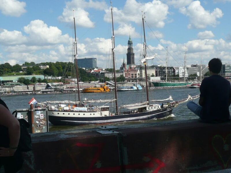 Hamburg: Bike Tour of the Speicherstadt & Old Harbor - How the Experience Feels in Practice