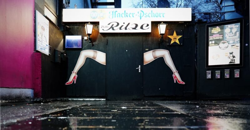Hamburg: Crimes of St. Pauli Guided Walking Tour - Booking Information