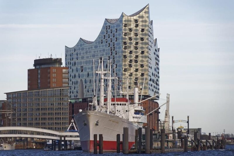 Hamburg: Discover Hamburg from landmark to landmark - What Makes This Tour Stand Out?