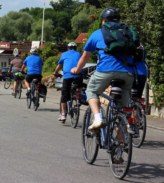 Hamburg: English Bike Tour - Around the Outer Alster Lake - Discover Hamburg on Two Wheels: What This Tour Offers