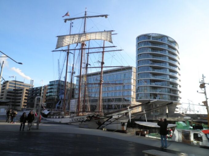 Hamburg: Exclusive Tour by Limousine With Chauffeur - Cancellation Policy