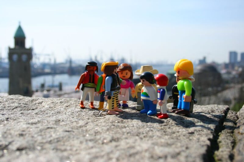 Hamburg: Guided Port Walk for Families - Tour Itinerary