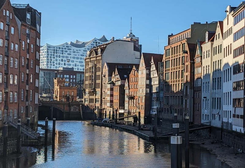 Hamburg: Guided Tour in French, the essentials in 2,5 hours! - An In-Depth Look at Hamburg’s Highlights