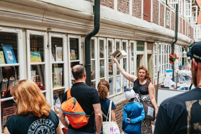 Hamburg: Guided Walking Tour for Magic Fans - Tips for Magic Fans