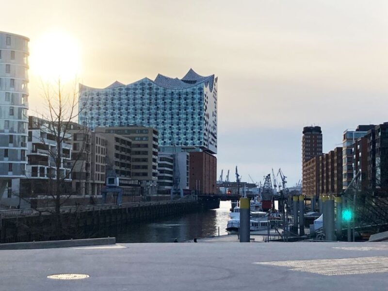 Hamburg: Guided Walking Tour in Danish - Key Points