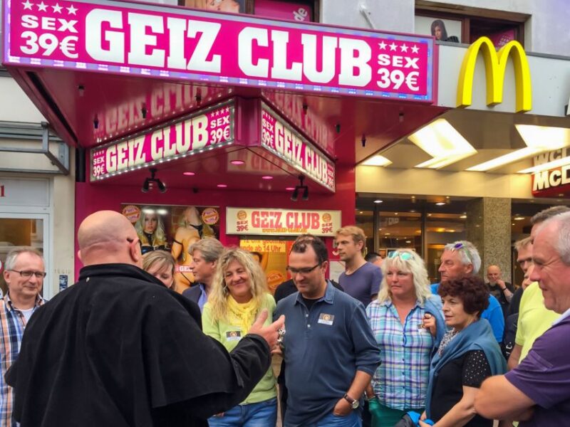 Hamburg: Insider Tour of the Reeperbahn & St. Pauli - Unique Highlights of the Tour