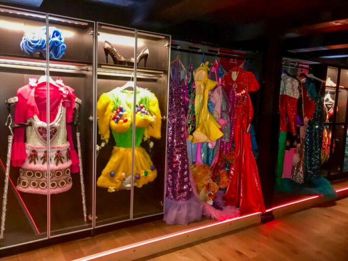 Hamburg: Insider Tour of the Reeperbahn & St. Pauli - Iconic Locations on the Tour