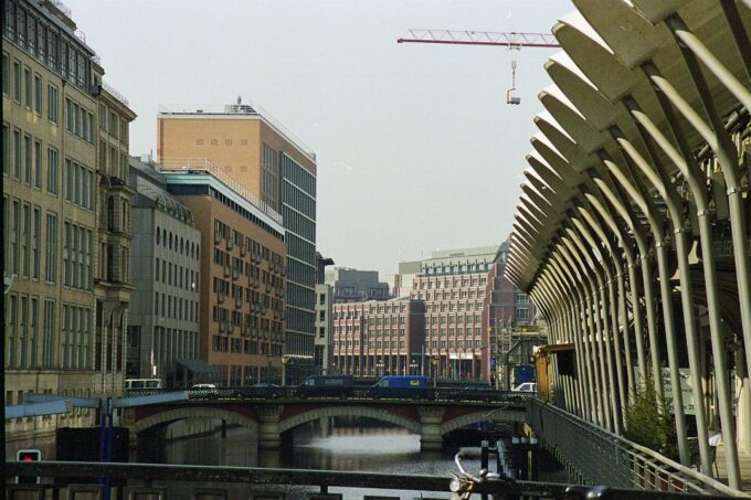 Hamburg: Line F Hop-On Hop-Off Bus and Boat Tour - Tips for Enjoying Your Tour