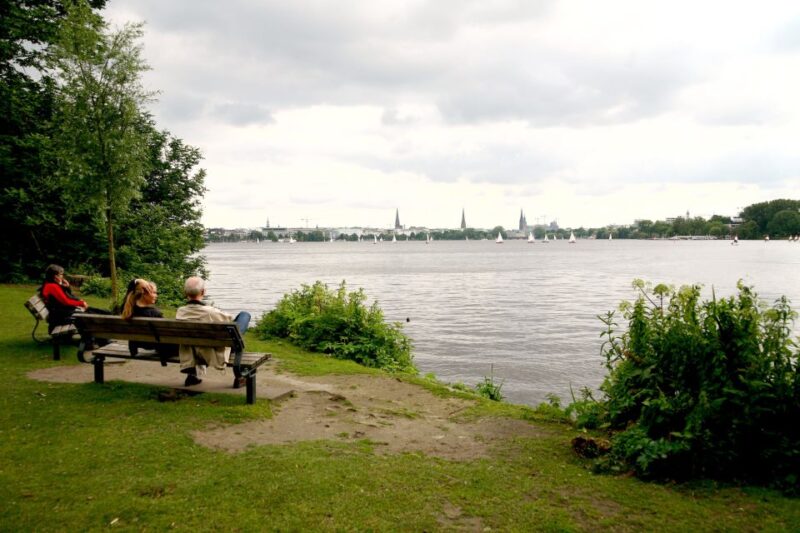 Hamburg: Line F Hop-On Hop-Off Bus City Tour - Inclusions and Language Options