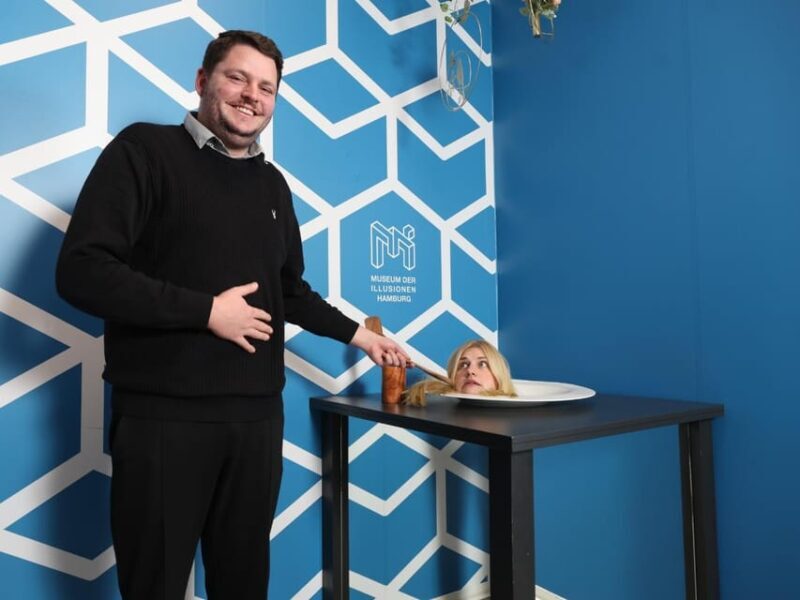 Hamburg: Museum of Illusions Ticket - Discovering the Museum of Illusions Hamburg: A Fun-Filled Peek into Perception