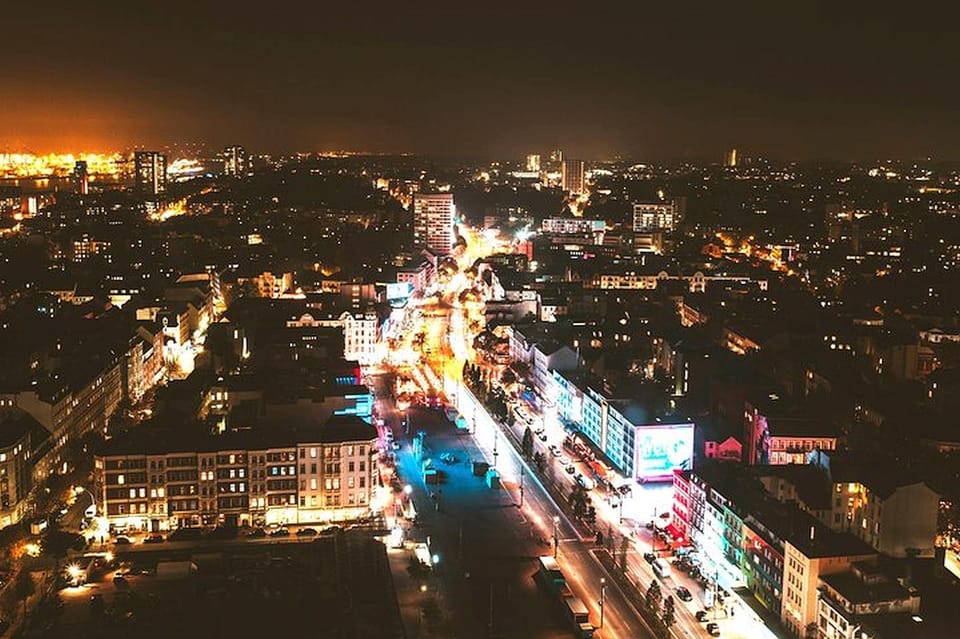 Hamburg: Neighborhood tour with a former dominatrix - Practical Details: Timing, Group Size, and Value