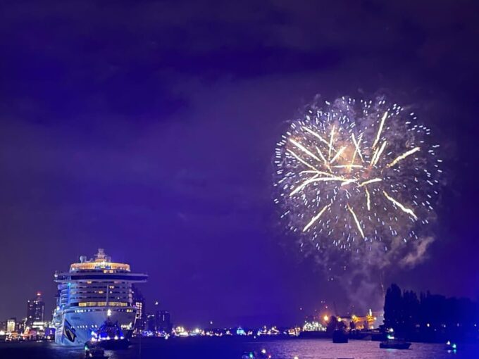 Hamburg: New Years Eve Harbour Cruise - Cruise Schedule and Duration